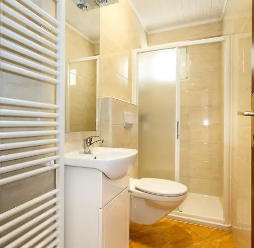 Gostinjska kuća Apartmani Cvelic Malinska