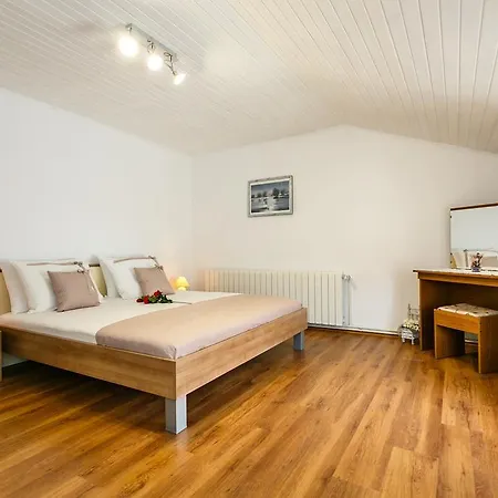 Gostinjska kuća Apartmani Cvelic Malinska