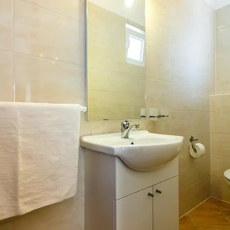 Gostinjska kuća Apartmani Cvelic Malinska
