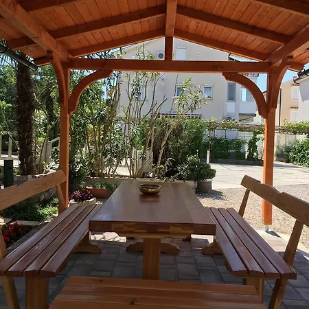 Apartmani Cvelic Malinska