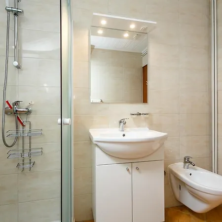 Gostinjska kuća Apartmani Cvelic Malinska